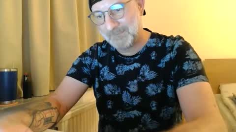 Curman85 online show from April 2026 10:21:02 PM