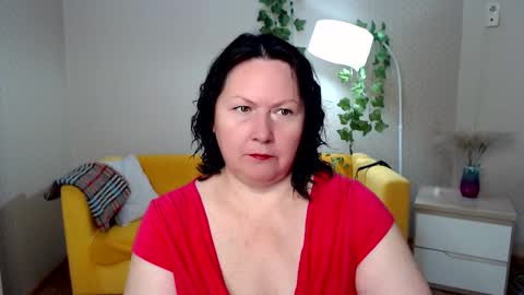 Snapshot of curvy_girlz chatting on November 2025 04:22:01 PM curvy_girlz online show from November 2025 04:22:01 PM