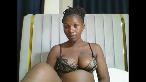 Snapshot of curvybootyj chatting on February 2025 05:26:02 PM CuteJJudy online show from February 2025 05:26:02 PM