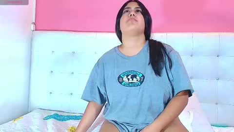 Snapshot of curvybuffgirl chatting on February 2025 09:42:01 AM Michel online show from February 2025 09:42:01 AM