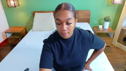 Snapshot of curvyebonyy_ chatting on February 2025 01:53:02 PM Danna online show from February 2025 01:53:02 PM