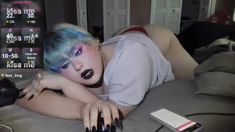 Snapshot of curvygothfemboy chatting on January 2025 08:42:01 PM Curvygothfemboy online show from January 2025 08:42:01 PM