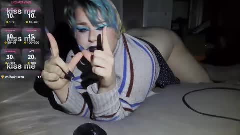 Snapshot of curvygothfemboy chatting on February 2025 07:03:01 AM Curvygothfemboy online show from February 2025 07:03:01 AM