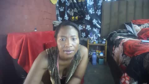 Snapshot of curvypear76x chatting on December 2025 08:08:02 AM curvypear76x online show from December 2025 08:08:02 AM