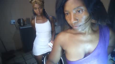 Snapshot of curvypear76x chatting on February 2026 11:03:01 AM curvypear76x online show from February 2026 11:03:01 AM