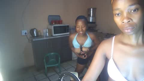 Snapshot of curvypear76x chatting on February 2026 08:20:01 AM curvypear76x online show from February 2026 08:20:01 AM