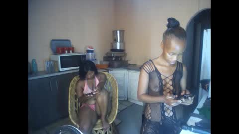 Snapshot of curvypear76x chatting on February 2026 10:12:01 AM curvypear76x online show from February 2026 10:12:01 AM