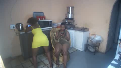 Snapshot of curvypear76x chatting on February 2026 08:59:02 AM curvypear76x online show from February 2026 08:59:02 AM