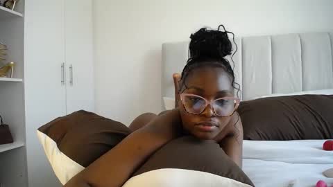 Liya online show from March 2025 11:48:01 AM