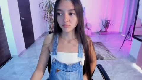 Snapshot of cute_fox_1 chatting on May 2026 02:25:01 PM Bella Fox online show from May 2026 02:25:01 PM