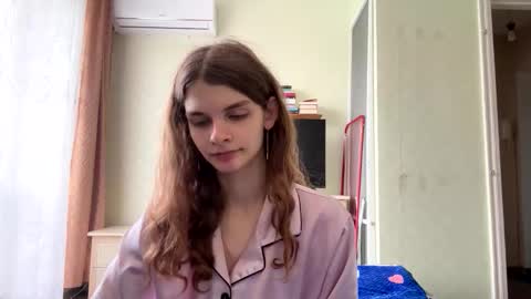 cute_kitte online show from October 2025 06:43:02 AM