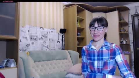 cute_lion_ online show from November 2025 01:58:02 PM