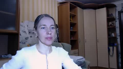 cute_lion_ online show from April 2026 07:33:01 PM