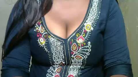 Snapshot of cute_payalji chatting on April 2026 09:43:02 PM alia online show from April 2026 09:43:02 PM