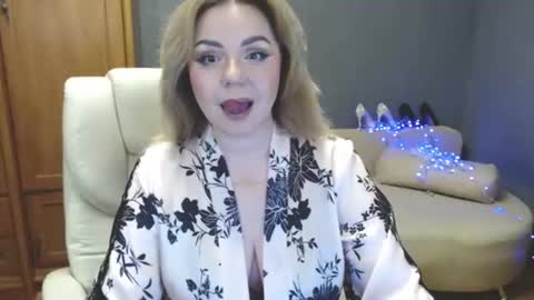 Snapshot of cute_phoenix chatting on June 2026 07:17:01 PM cute_phoenix online show from June 2026 07:17:01 PM
