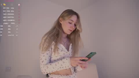 Snapshot of cute_pie_an chatting on January 2025 06:12:01 AM AN online show from January 2025 06:12:01 AM