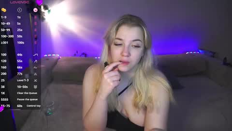 Snapshot of cute_sharloti chatting on January 2025 07:19:02 AM Sasha online show from January 2025 07:19:02 AM