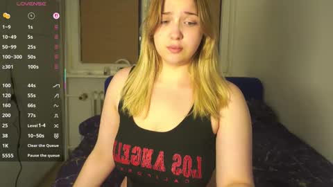 Snapshot of cute_sharloti chatting on September 2025 05:37:01 PM Sasha online show from September 2025 05:37:01 PM