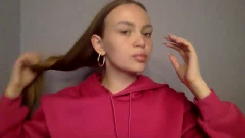 cute_shy06 online show from December 2025 06:25:01 PM