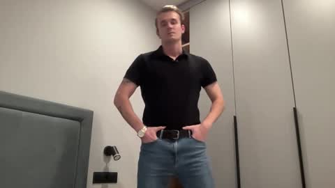 cute_skywalker online show from October 2025 04:37:01 PM