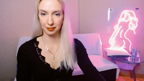 cute_smile_shy online show from November 2025 11:04:02 PM