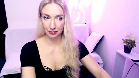 cute_smile_shy online show from March 2026 06:18:02 PM