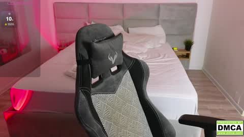 Thomas -  online show from February 2025 09:10:01 PM