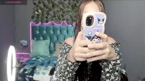 Snapshot of cute_zoe1 chatting on March 2025 12:23:02 PM cute_zoe1 online show from March 2025 12:23:02 PM