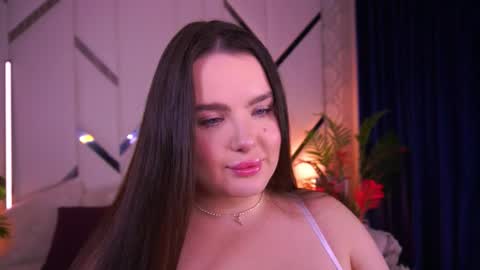 Amber online show from December 2025 11:43:01 PM