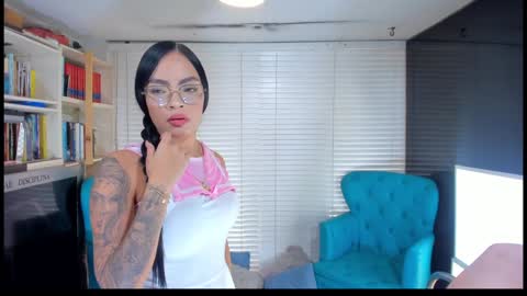 Snapshot of cuteanddesesperate chatting on December 2024 05:29:02 PM WANNA SEE MORE OF TWINS online show from December 2024 05:29:02 PM