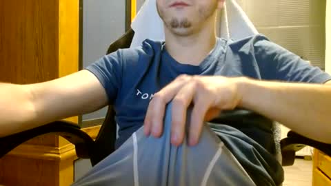 Cuteboy090 online show from June 2026 10:07:01 PM