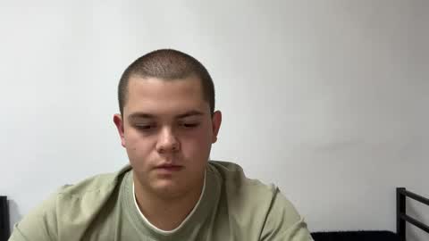 Snapshot of cutebutnaughty_ chatting on October 2025 05:42:01 PM Alex online show from October 2025 05:42:01 PM