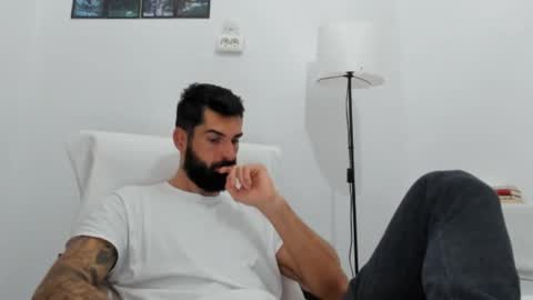 cuteeboy online show from October 2025 05:41:02 AM