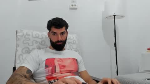 cuteeboy online show from November 2025 07:43:01 AM