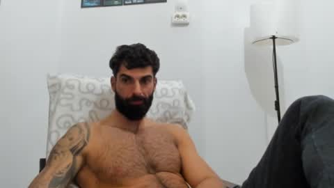 cuteeboy online show from December 2025 09:31:02 PM