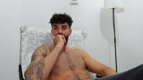 cuteeboy online show from May 2026 05:52:02 PM