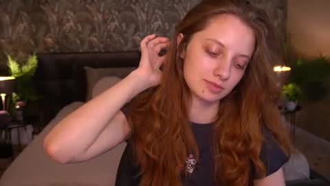 Foxy online show from June 2026 01:44:02 PM