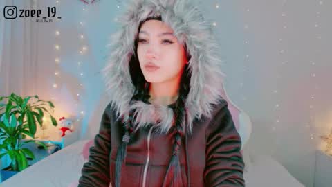 Zoe  online show from March 2026 04:04:02 AM