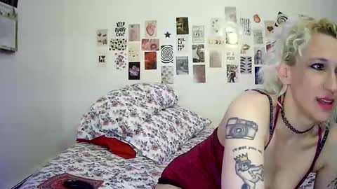 Snapshot of cutefemme chatting on November 2025 06:13:01 AM Bella online show from November 2025 06:13:01 AM