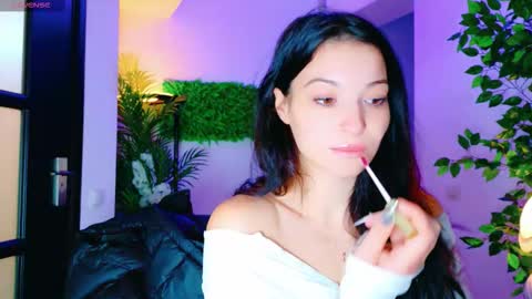 cuteness__girl online show from October 2025 06:25:01 AM