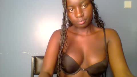 cutie_choco online show from October 2025 10:25:01 AM