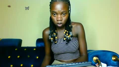 Snapshot of cutie_plush chatting on April 2026 07:44:02 PM cutieplush online show from April 2026 07:44:02 PM