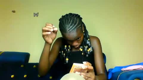 Snapshot of cutie_plush chatting on April 2026 06:52:01 PM cutieplush online show from April 2026 06:52:01 PM