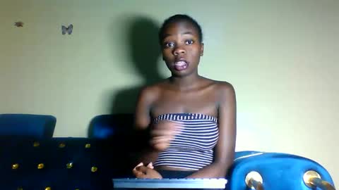 Snapshot of cutie_plush chatting on May 2026 07:18:01 PM cutieplush online show from May 2026 07:18:01 PM