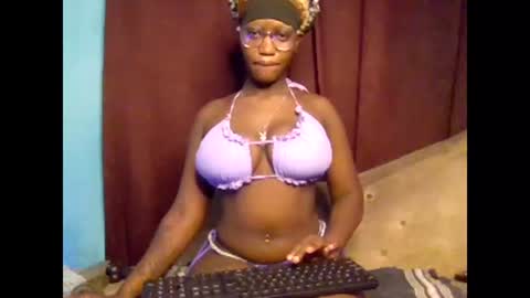Snapshot of cutie_pumpkin_ chatting on April 2026 08:39:03 AM CUTIE online show from April 2026 08:39:03 AM