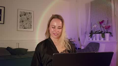 cutie_xoxo_ online show from April 2026 09:09:02 PM