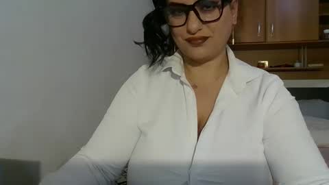 Ami online show from November 2025 09:02:02 PM