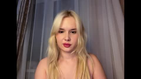 Chloe online show from April 2026 04:54:01 PM