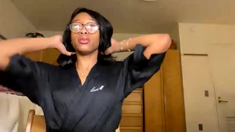 Snapshot of cutieeeva chatting on February 2026 07:43:01 PM cutieeeva online show from February 2026 07:43:01 PM