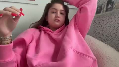 Cutieoggg420 online show from October 2025 05:13:02 PM